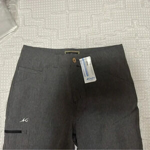 Mojo sportswear men’s fishing pants.  Brand NWT.  Smoke free home.